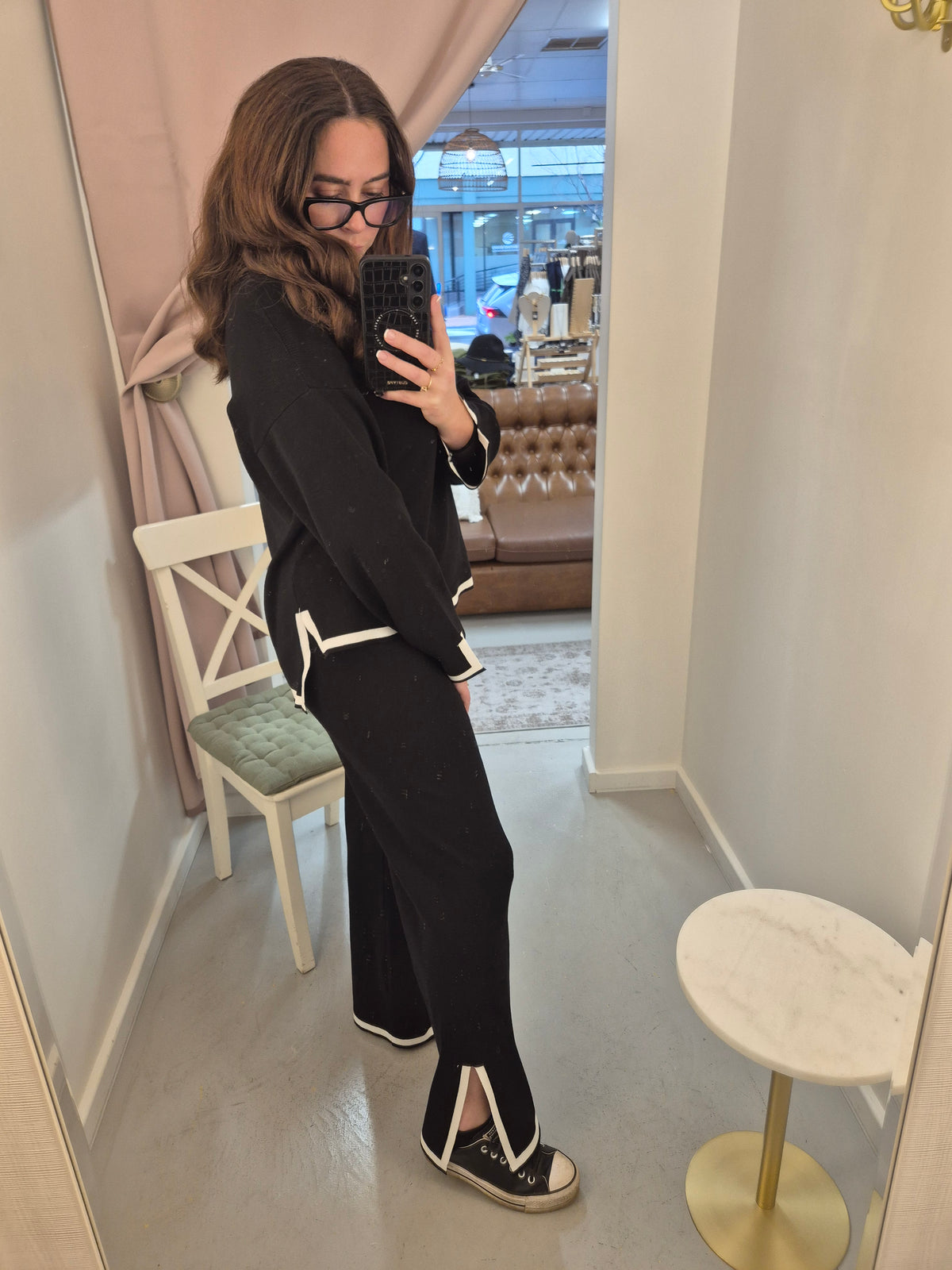 Knitted Lounge Set by Sambara