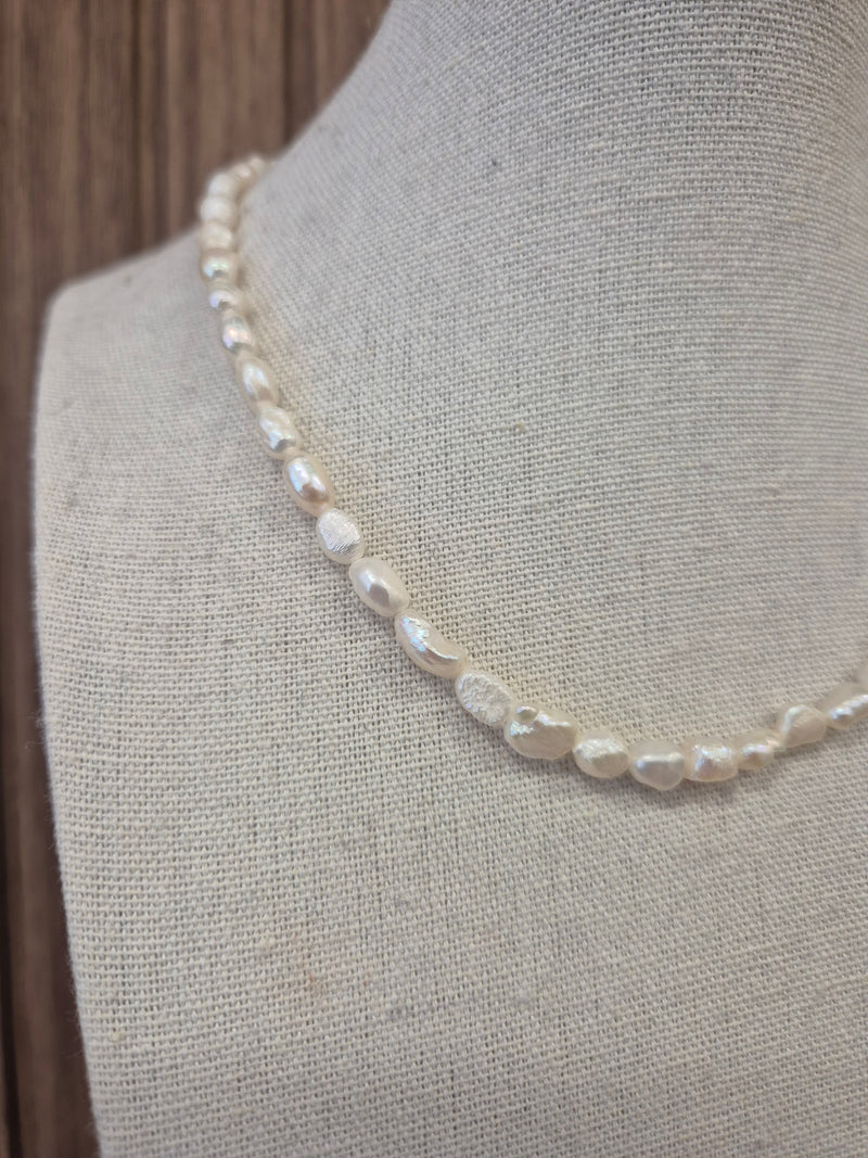 Pearly Chain Necklace