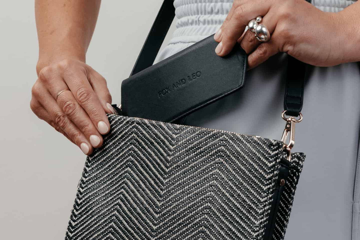 Fox and Leo Glasses Case - Black