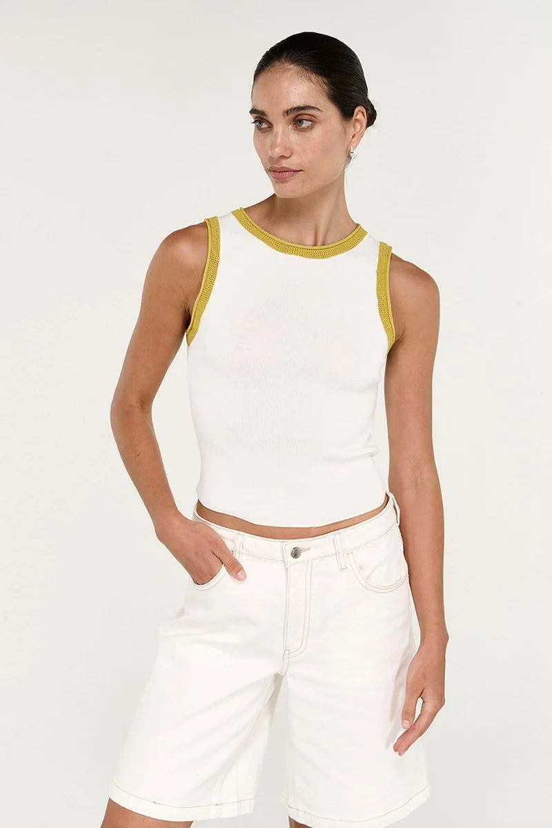 Noemi Contrast Tank