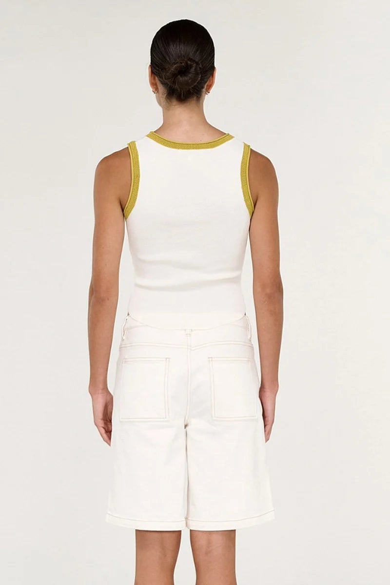 Noemi Contrast Tank