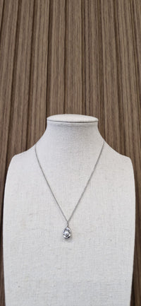 Cora Pearl Pendant Necklace